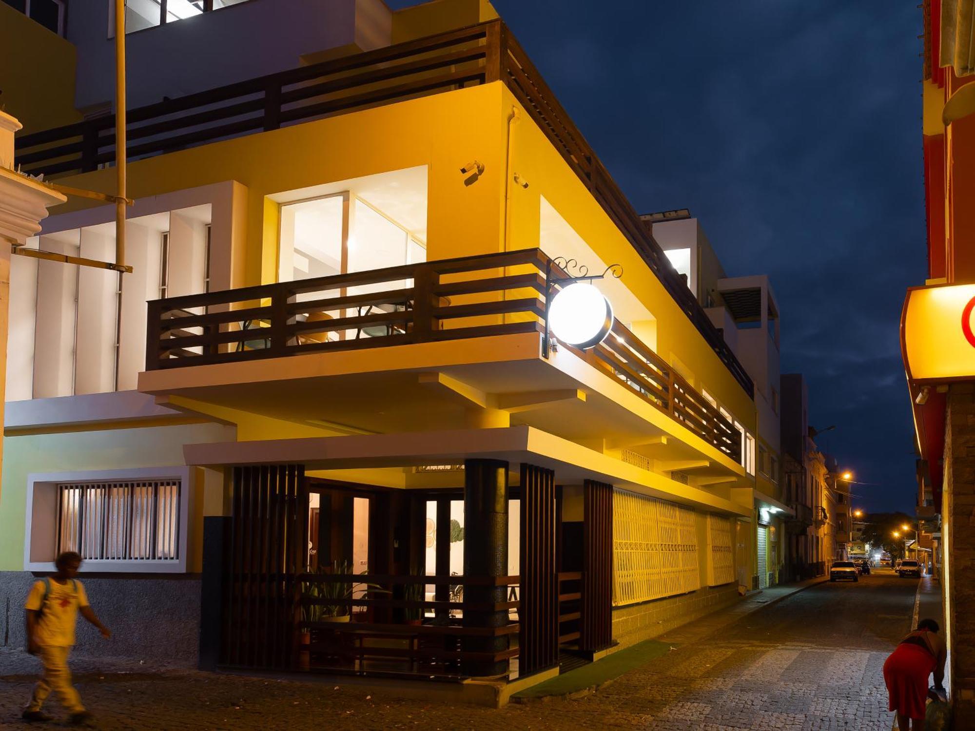 Santa Cruz Boutique Mindelo